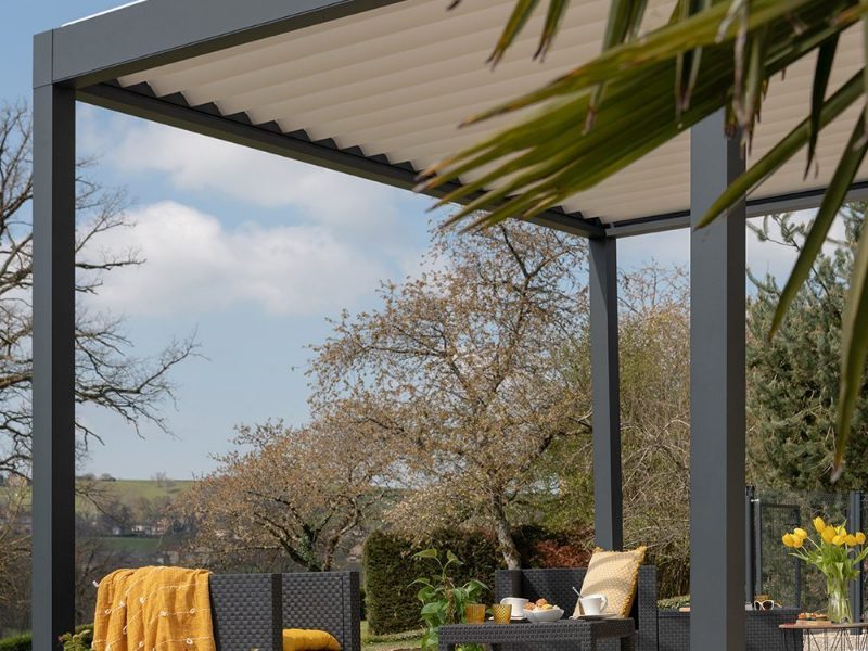 Pergola bioclimatique à lames orientables iPergola